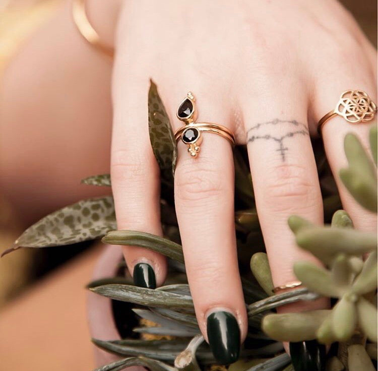 Naliya Ring - Onyx & Gold